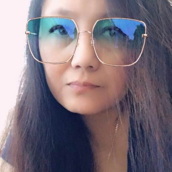 Meet your Posher, Ligaya - Picture 1 of 1